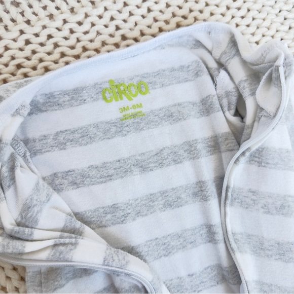 Circo Cozy Gray Striped Baby Footies with Soft Fabric 3-6 Months - Picture 3 of 4
